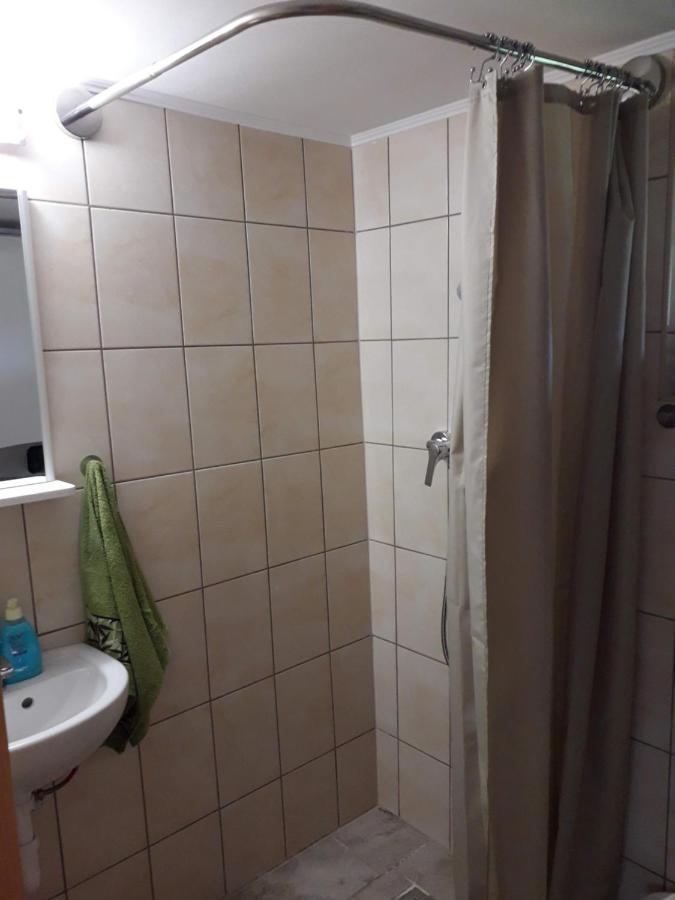 Matyas Apartman Tard Exteriör bild