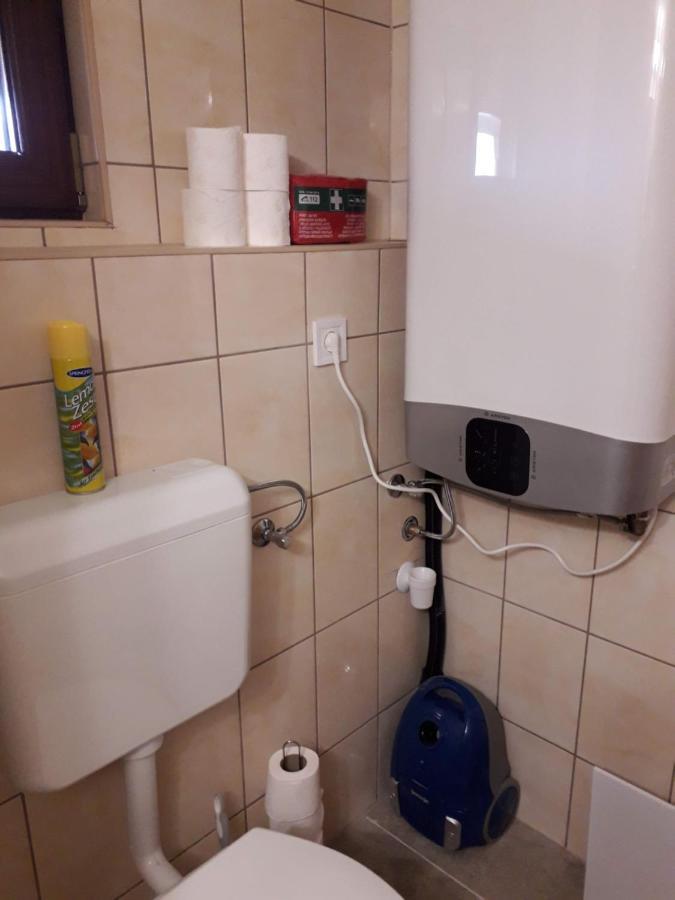 Matyas Apartman Tard Exteriör bild