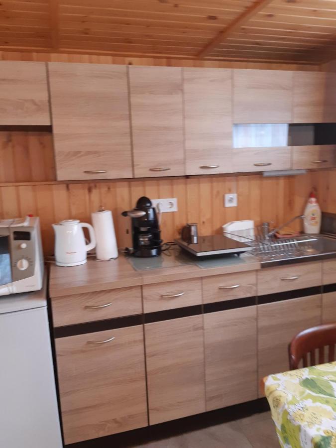 Matyas Apartman Tard Exteriör bild